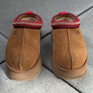 UGG Tazz II in size women’s 8
